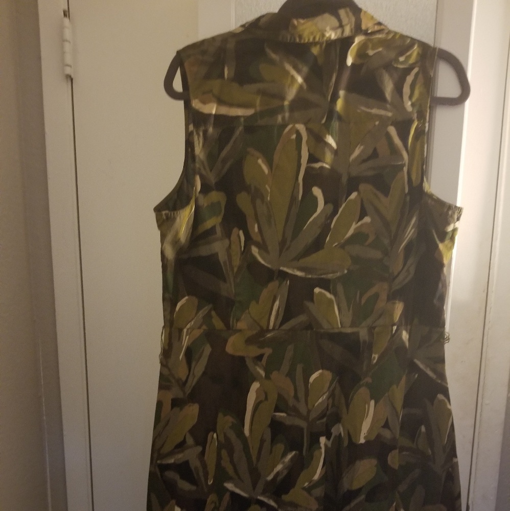 Dress - Picture 2 of 3